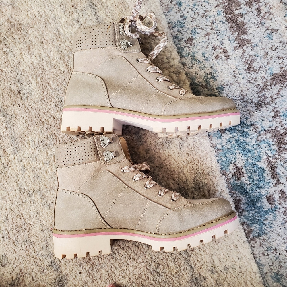 Sole Society boot size 6.5 - Picture 3 of 8